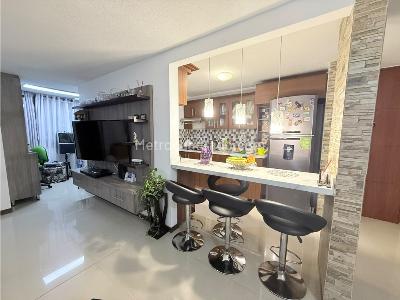 Apartamento de 3 alcobas en venta en Madera, Bello, 63 m² · foto 3 de 10