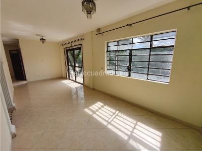 Casa de 4 alcobas en venta en Belen Rosales, Medellín, 260 m² · foto 2 de 19