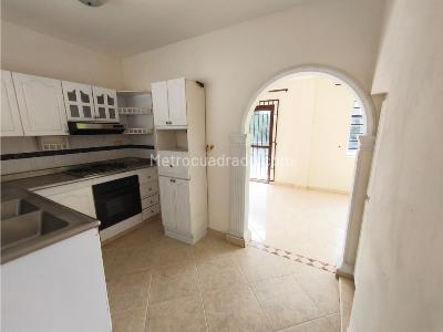 Casa de 4 alcobas en venta en Belen Rosales, Medellín, 260 m² · foto 4 de 19