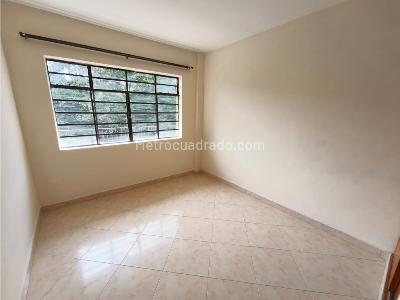 Casa de 4 alcobas en venta en Belen Rosales, Medellín, 260 m² · foto 7 de 19