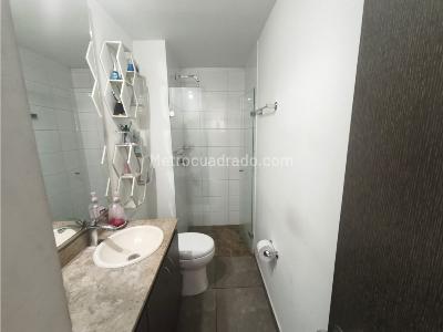 Apartamento de 3 alcobas en venta en Cabañas, Bello, 90 m² · foto 6 de 11