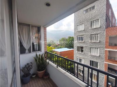 Apartamento de 3 alcobas en venta en Cabañas, Bello, 90 m² · foto 7 de 11