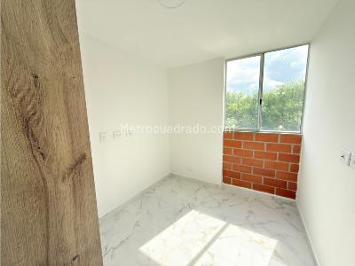 Apartamento de 3 alcobas en venta en El Paraiso, Bello, 55 m² · foto 5 de 8
