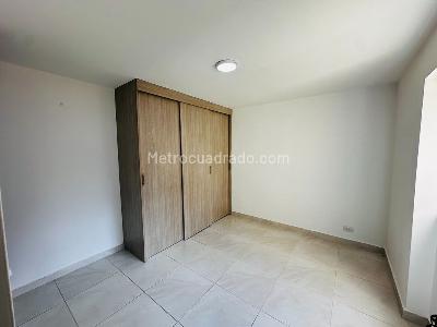 Apartamento de 3 alcobas en venta en Villas De San Antonio (Sector Ditaires), Itagüí, 53 m² · foto 6 de 12