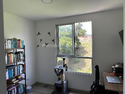 Apartamento de 2 alcobas en venta en Las Lomitas, Sabaneta, 69 m² · foto 7 de 13