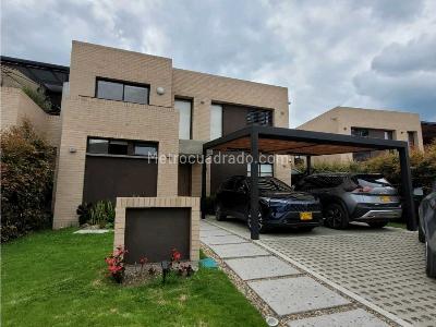 Casa de 4 alcobas en venta en Samaria, Chía, 148 m² · foto 2 de 20