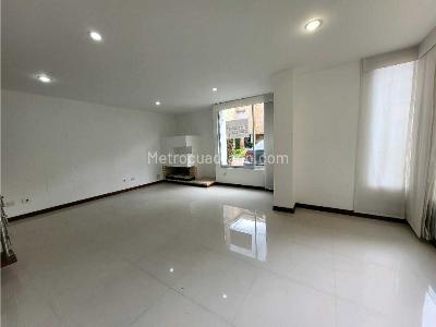 Casa de 3 alcobas en venta en Pinares De Chia, Chía, 177 m² · foto 2 de 17
