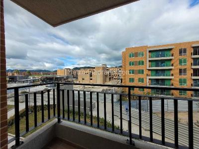 Apartamento de 3 alcobas en venta en Huertas Oriental Ii, Cajicá, 84 m² · foto 2 de 18