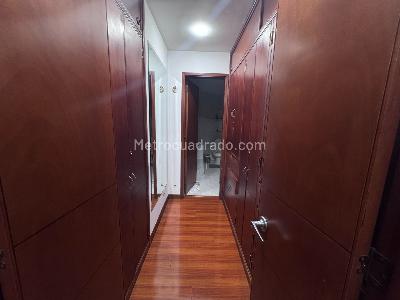 Apartamento de 3 alcobas en venta en Chico Navarra, Bogotá, 236 m² · foto 14 de 20