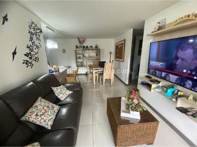 Apartamento de 3 alcobas en venta en Aves Marias, Sabaneta, 105 m² · foto 2 de 12