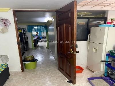 Casa de 5 alcobas en venta en La Florida, Bello, 110 m² · foto 7 de 11