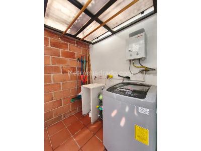 Apartamento de 2 alcobas en venta en Tres Esquinas, Sabaneta, 71 m² · foto 11 de 11