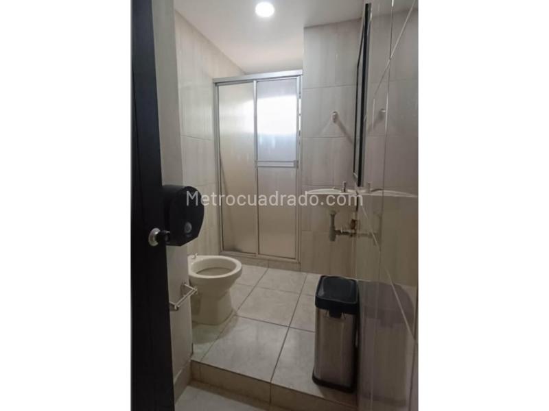 Casa Amplia de 5 Alcobas en Florida Nueva - 2