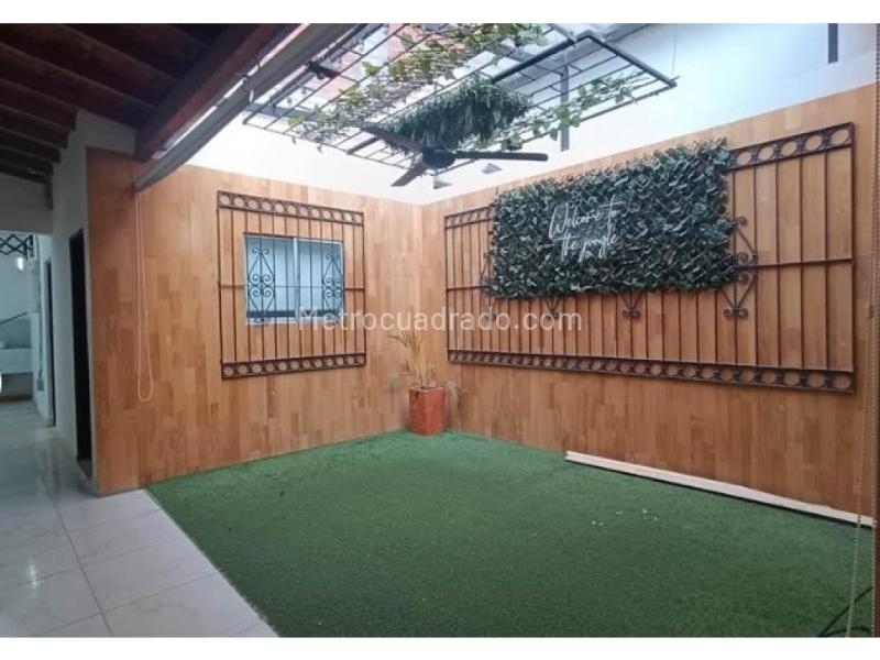 Casa Amplia de 5 Alcobas en Florida Nueva - 3