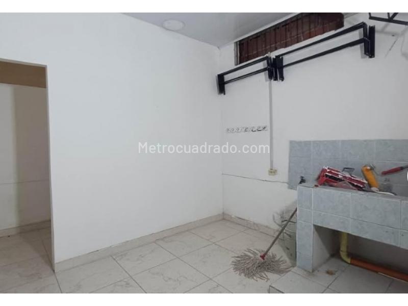 Casa Amplia de 5 Alcobas en Florida Nueva - 5