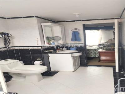 Casa de 5 alcobas en venta en El Dorado, Envigado, 250 m² · foto 11 de 20