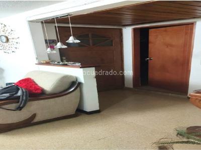 Casa de 5 alcobas en venta en El Dorado, Envigado, 250 m² · foto 15 de 20
