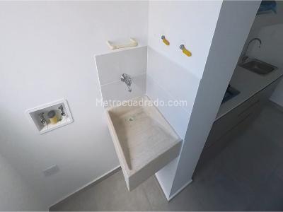Apartamento de 3 alcobas en venta en Las Lomitas, Sabaneta, 76 m² · foto 3 de 16