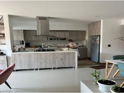 Apartamento de 3 alcobas en venta en Santa Ana, Bello, 92 m² · foto 2 de 15