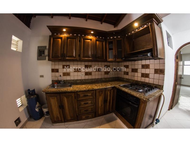 Apartamento Amplio de 2 Alcobas en Prado Centro