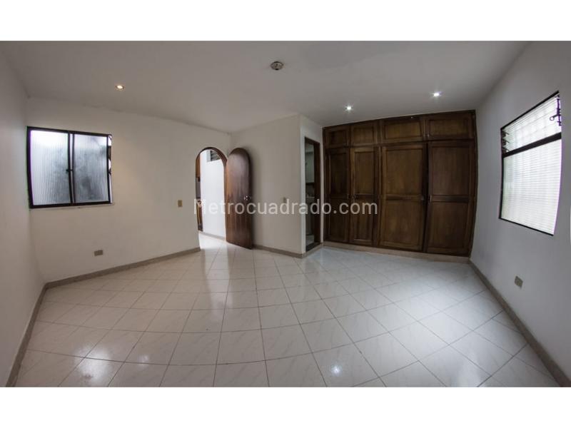 Apartamento Amplio de 2 Alcobas en Prado Centro - 5