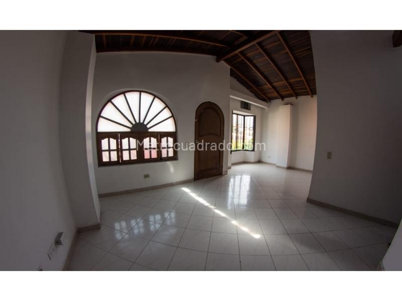 Apartamento Amplio de 2 Alcobas en Prado Centro - 6