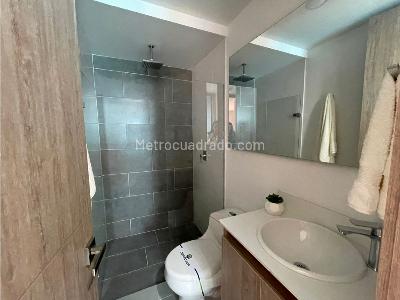 Apartamento de 2 alcobas en venta en Pan De Azucar, Sabaneta, 65 m² · foto 6 de 7