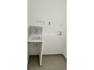 Apartamento de 2 alcobas en venta en Cabañas, Bello, 61 m² · foto 13 de 17
