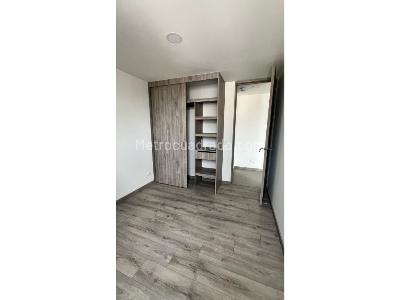 Apartamento de 2 alcobas en venta en Cabañas, Bello, 61 m² · foto 15 de 17