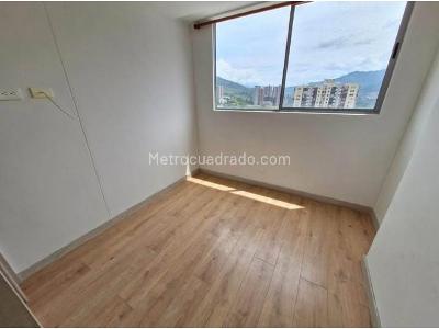 Apartamento de 3 alcobas en venta en Niquia, Bello, 80 m² · foto 4 de 8