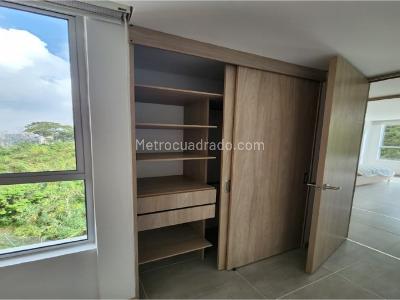 Apartamento de 3 alcobas en venta en El Chingui, Envigado, 94 m² · foto 3 de 16