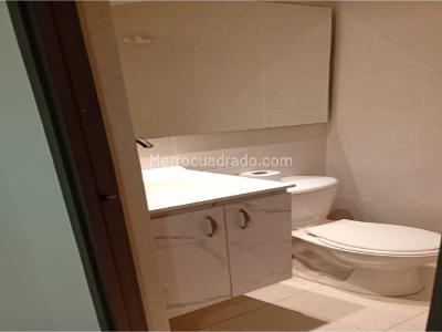 Apartamento de 3 alcobas en venta en Madera, Bello, 62 m² · foto 3 de 11