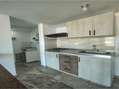 Apartamento de 3 alcobas en venta en Valadares, Bello, 55 m² · foto 2 de 15