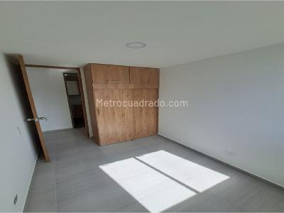 Apartamento de 3 alcobas en venta en Madera, Bello, 55 m² · foto 4 de 20