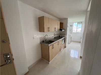 Apartamento de 3 alcobas en venta en La Gabriela, Bello, 63 m² · foto 4 de 13