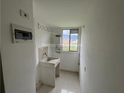 Apartamento de 3 alcobas en venta en La Gabriela, Bello, 63 m² · foto 5 de 13