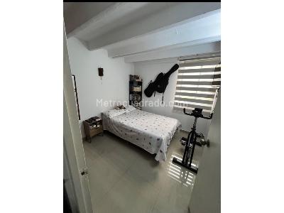 Apartamento de 3 alcobas en venta en Cabañas, Bello, 63 m² · foto 9 de 10