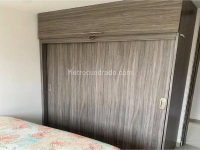 Apartamento de 3 alcobas en venta en Valadares, Bello, 72 m² · foto 4 de 13
