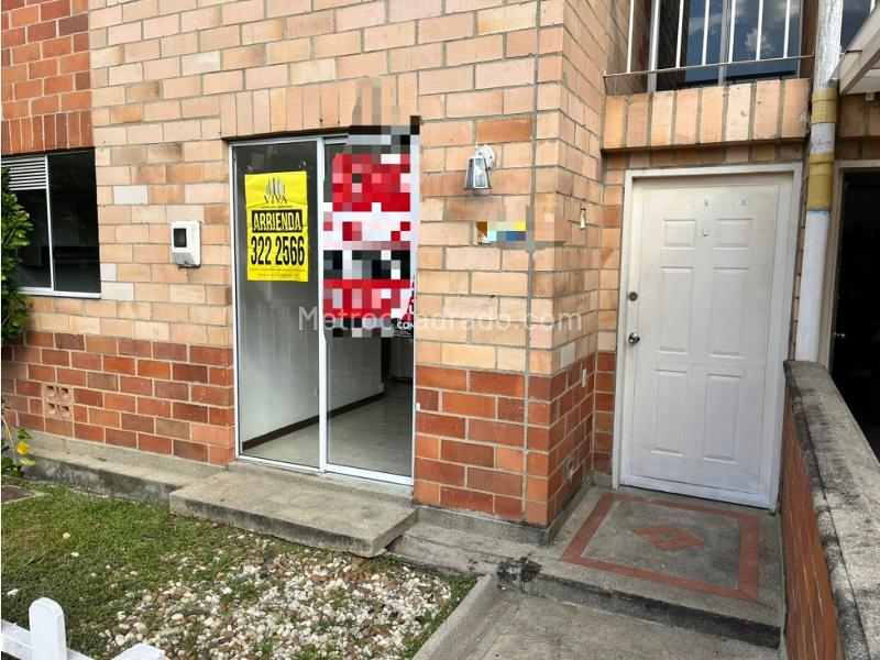 Spacious 3BR House in Belen La Mota - 2