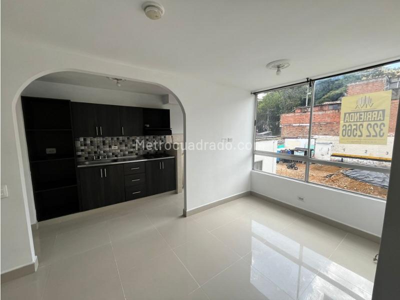 Charming 3BR Apartment with Gym in Robledo - 2