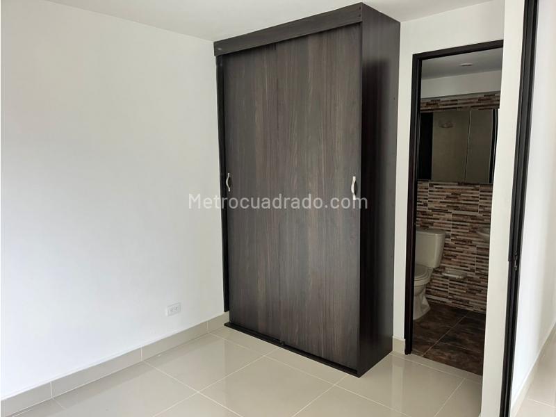 Charming 3BR Apartment with Gym in Robledo - 6