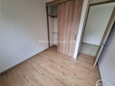 Apartamento de 2 alcobas en venta en San Jose, Sabaneta, 67 m² · foto 6 de 8