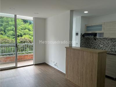 Apartamento de 2 alcobas en venta en San Jose, Sabaneta, 57 m² · foto 2 de 15