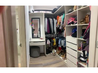 Casa de 5 alcobas en venta en Loma Del Escobero, Envigado, 215 m² · foto 7 de 12
