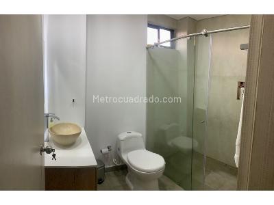 Casa de 5 alcobas en venta en Loma Del Escobero, Envigado, 215 m² · foto 9 de 12