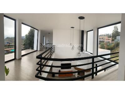 Casa de 5 alcobas en venta en Loma Del Escobero, Envigado, 215 m² · foto 12 de 12