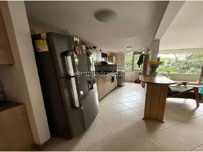 Apartamento de 2 alcobas en venta en Villas Del Carmen, Sabaneta, 54 m² · foto 2 de 12