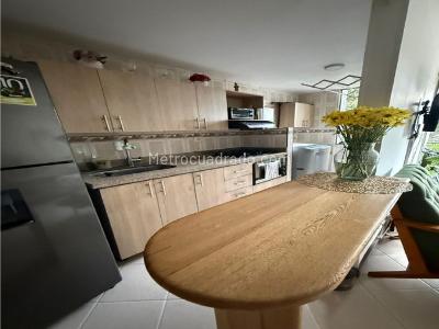 Apartamento de 2 alcobas en venta en Villas Del Carmen, Sabaneta, 54 m² · foto 3 de 12