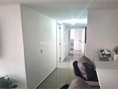 Apartamento de 3 alcobas en venta en Maria Auxiliadora, Sabaneta, 51 m² · foto 5 de 18