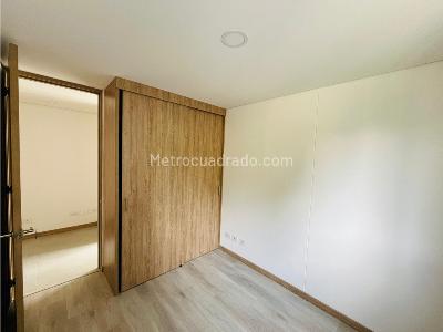Apartamento de 3 alcobas en venta en San Jose, Sabaneta, 78 m² · foto 8 de 18